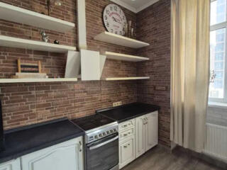 Красивая 1 комнатная квартира ЖК ФАВОРИТ заходи и живи, средний этаж