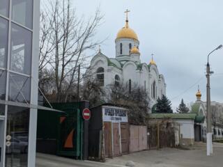 Сдаётся в аренду Ларек сразу у Собора и ТЦ