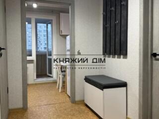 Продам 1к квартиру після ремонту, 3 хв до метро Позняки! Адреса: ...