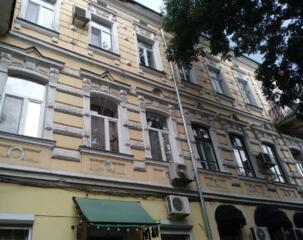 Продам 3-комн. квартиру возле Соборной площади