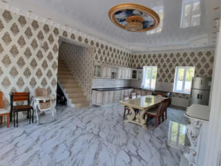 Продам 2-х этажный дом с ремонтом на п.Котовского