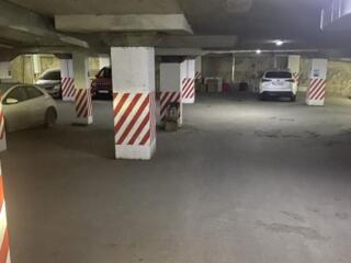 Паркинг в Центре города Вице-Адмирала Жукова