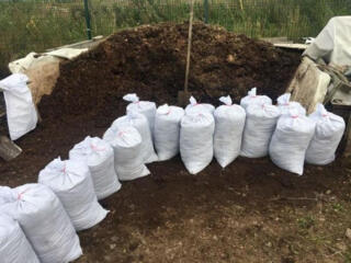 Удобрения, зола, смесь для кладки печей