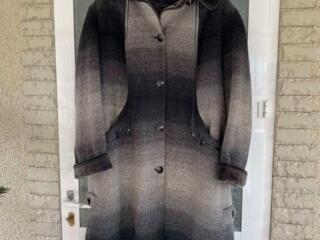 Продам пальто, цена 300 рублей, размер 56, г.Григориополь, тел.0(779)17508.