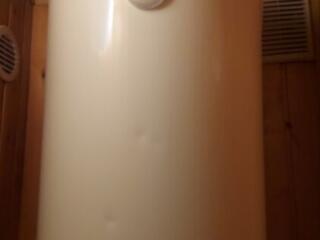 Бойлер Аристон на 80 литров, цена 1500 леев.