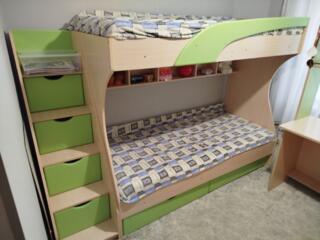 Двухъярусная кровать