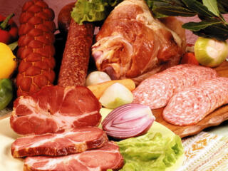 Производство ветчины и колбас в Польше. 1200 евро Нетто в месяц.