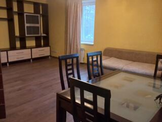 Продам 1ком. кв-ру Чешку в ремонте 3/ 9-эт доме центр