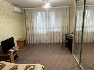 Продаётся жилая 1-ком квартира. Мебель+техника. Торг +Видео