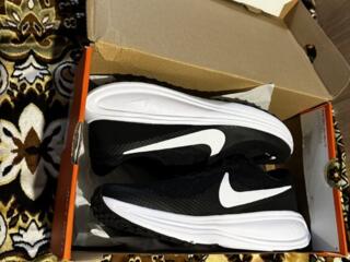 Nike revolution 8 42,5
