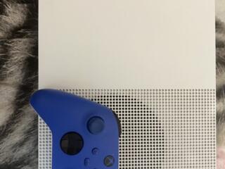 Продам Xbox one s 500 гб