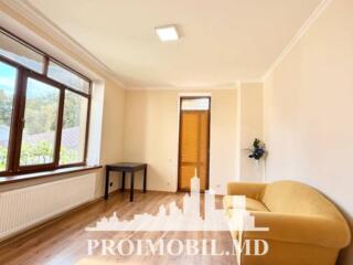 ​ Vă propunem spre chirie această casă, amplasată în sect. Centru, ...