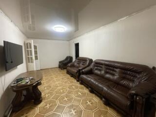 Продам просторную квартиру площадью 138 кв. м. на Черемушках