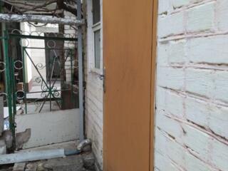 1 кк 1/2 40/25/11 свой дворик, ул. Мариупольская-Чкалова, в/уд, под ремонт