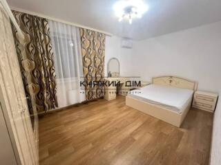 Оренда 2-кімнатної роздільної квартири на Осокорках в ЖК Патріотика, .