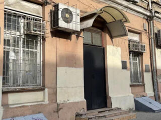 Продаю фасадное помещение на улице Ланжероновской ! Пять фасадных окон