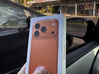 Новый 17 pro 256 sim+e-sim orange 1270€