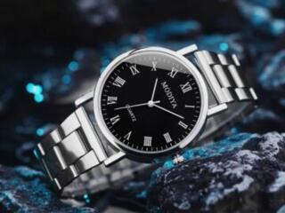 Продам новые кварцевые часы 4 вида отличный подарок..