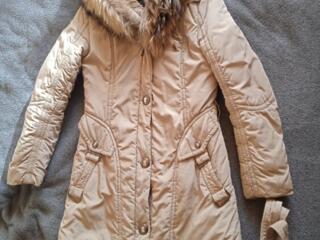 Куртка зимняя б\у, пух 350 р. Пальто б/у демисезонное 300 р.