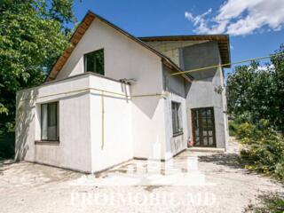 Vă propunem spre vânzare acest duplex, sect. Botanica, str. Pădurii, .