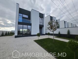 Casă cu 2 niveluri, or. Durlești Vă propunem spre vânzare o casă cu 2 