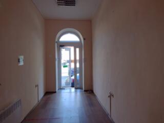 Продам офис в районе Нового рынка.