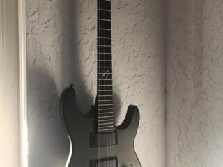 Продам электрогитару