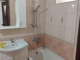 3-к 48 кв. м. на Балке р-он Комсомольского рынка 2/5 эт жилая 30000$