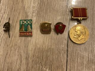 Продам значки