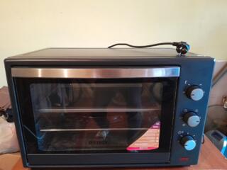 Духовая печь новая еще на гарантии 2024 года цена 1200 руб в хайтеке т