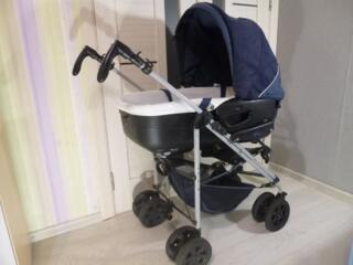 2 carucioare-4 amortizatoare-la dorinta cu lanterna / 2 коляски