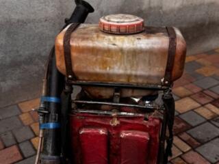 Опрыскиватель бензиновый б/у