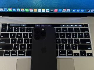 iPhone 14 Pro, battery - 93%