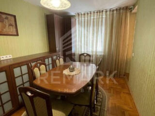 Apartament ultracentral în două nivele, situat lângă Piața Centrală ..