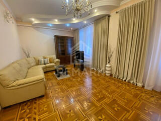 Apartament spațios de 116 mp. amplasat în inima Chișinăului, în ...