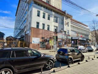 Chirie spatiu comercial 1000mp Centru! Dispune de toate dotările ...