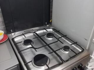 Газовая плита- продам, торг уместен