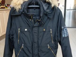 Мужская черная куртка в идеальном состоянии