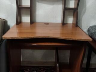 Продается компьютерный стол