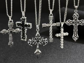 Подвески в виде креста, в различном оформлении, новые.