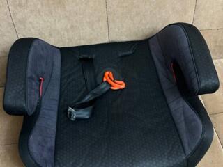 Продается детский авто бустер б/у (4-12лет / 15кг-36кг) чехол съемный