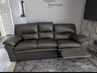 Кожаный диван