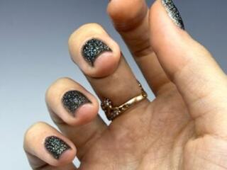 Модель на маникюр