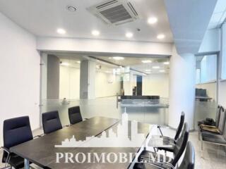 Spre chirie se oferă spațiu pentru oficii amplasat într-un bloc nou, .