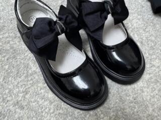 Туфли на девочку новые размер 31 и 32