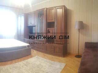 Оренда 1 кімнатна квартира в Печерському р-н.Вул Предславинська 25. ..