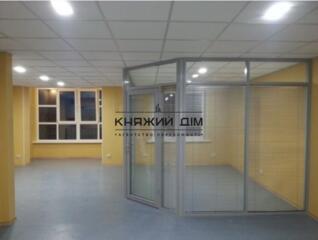 Офіс закритого типу вул. Драгоманова, 1а. 80 м. кв. Оупен спейс. За ..