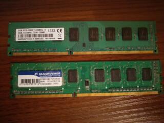 Две планки DDR3-1333.