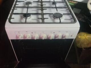 Продам газ плиту Gefest