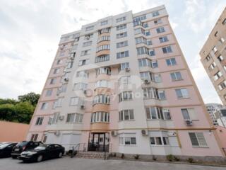 Se oferă spre vânzare un apartament spațios, situat într-o ...